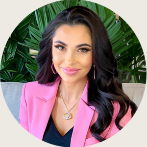 Briana_Headshot_Mask Brianna DiGregorio<br />
Director of social media marketing<br />
Company relationship development & sales